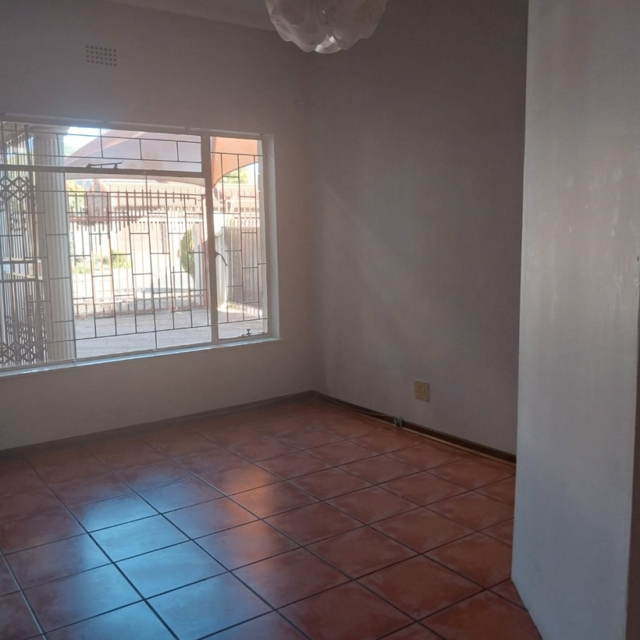 3 Bedroom Property for Sale in Rhodesdene Northern Cape